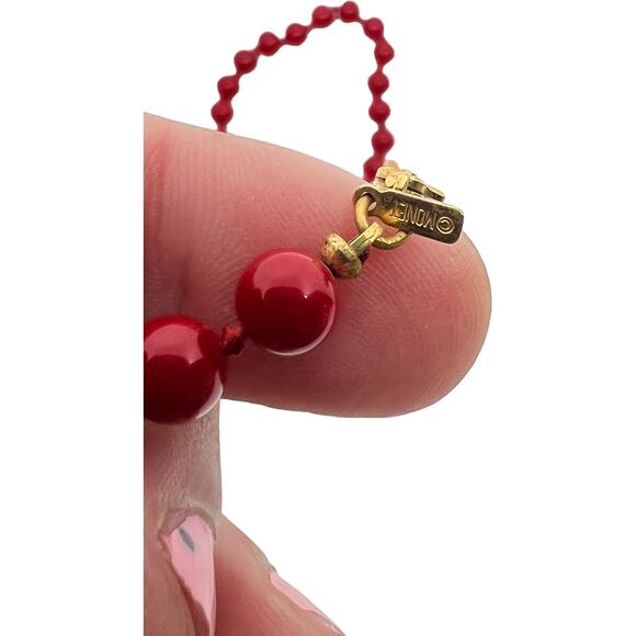Vintage 1990s Monet Red Pearl Necklace - Classic Single Strand Beaded Choker - Picture 5 of 7